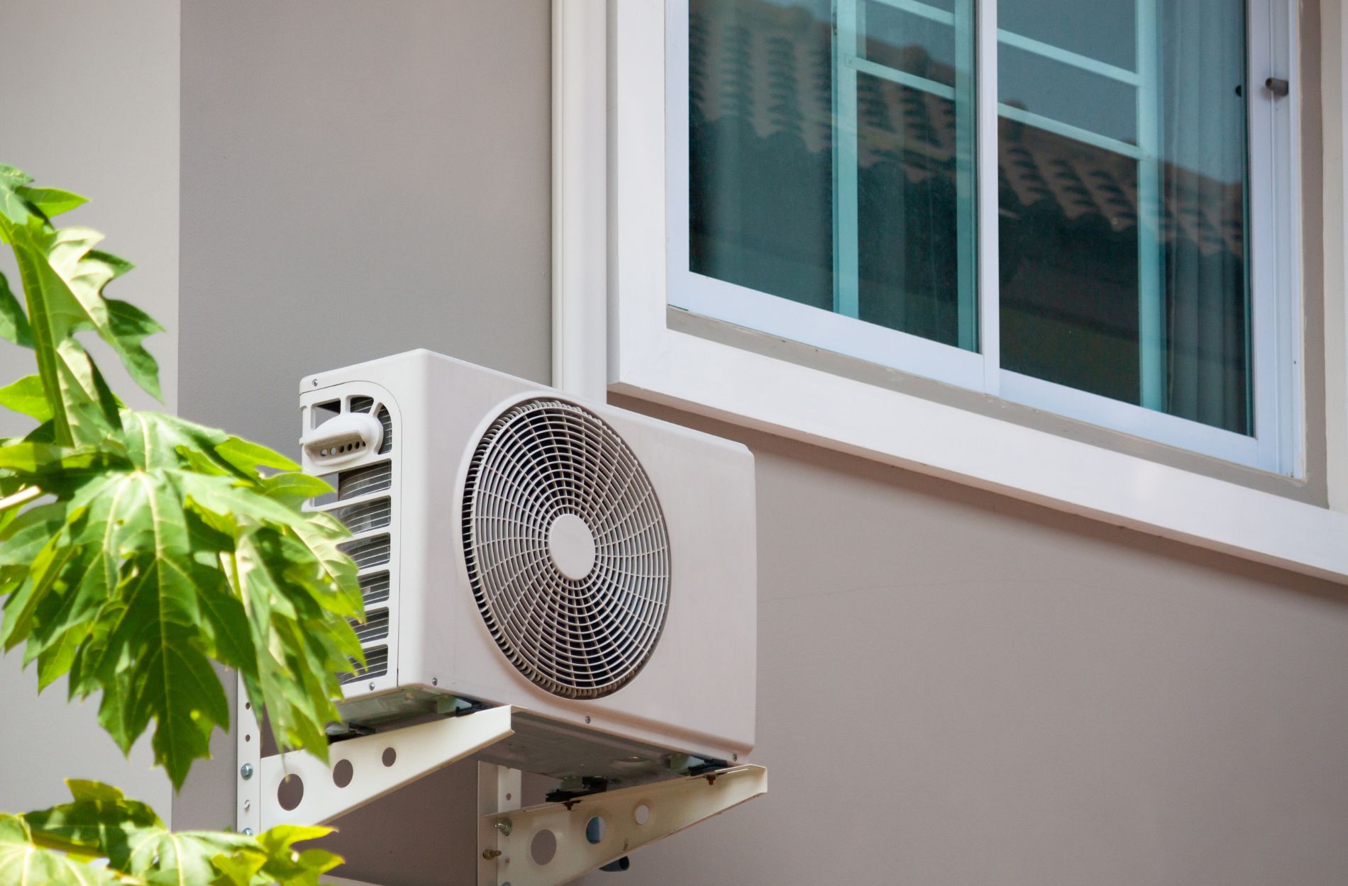 Benefits of Ductless Systems for Efficient Heating & Cooling